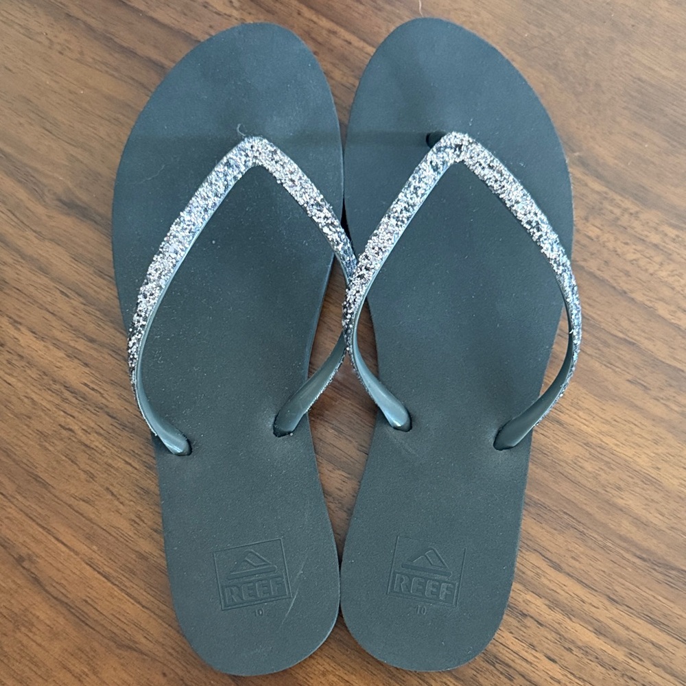 NEW Reef Women's Glitter Sandals - Black and Silver